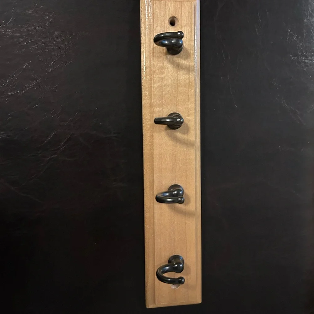 Small Wooden Wall Hook Rack with Black Hooks for keys